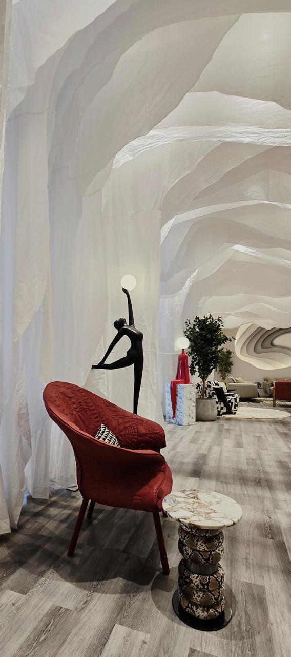 iDAC Lounge red chair detail